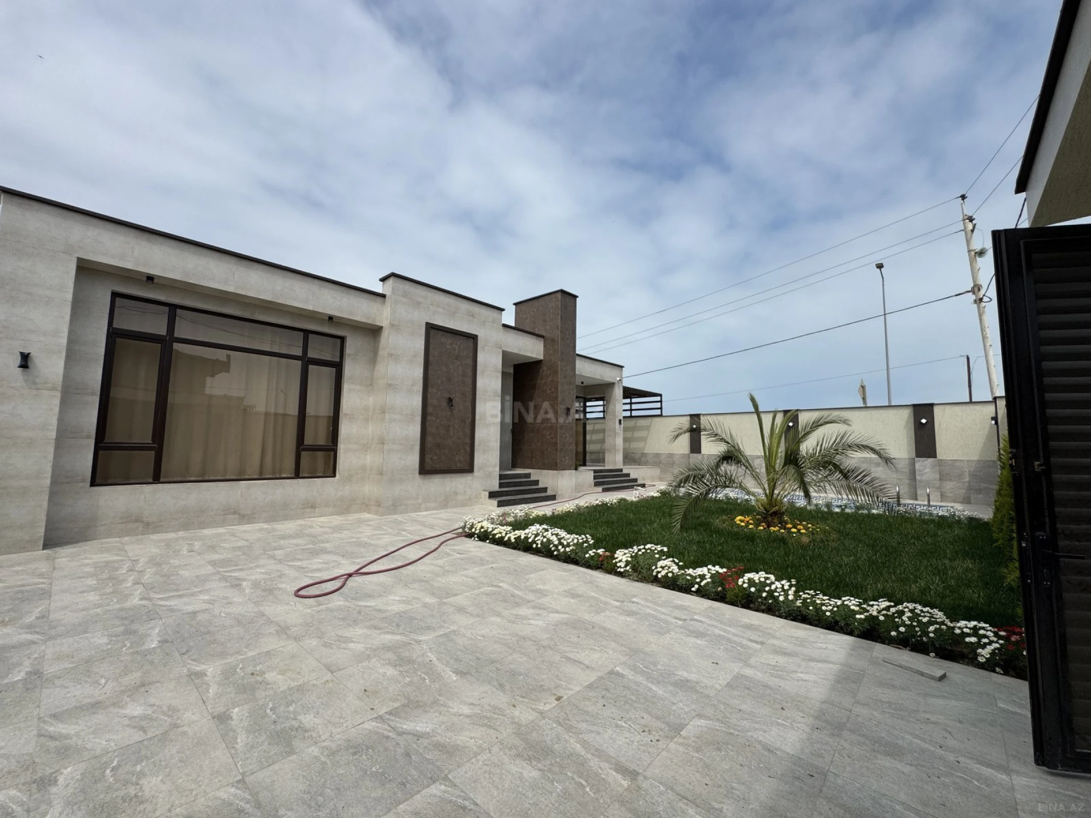 Satılır 4 otaqlı həyət evi 140 m²