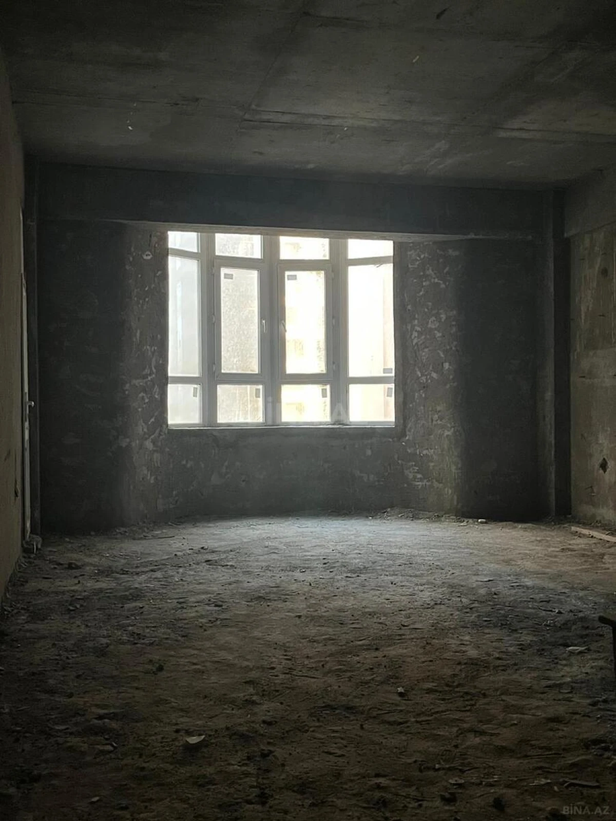 Satılır 3 otaqlı mənzil 140 m²