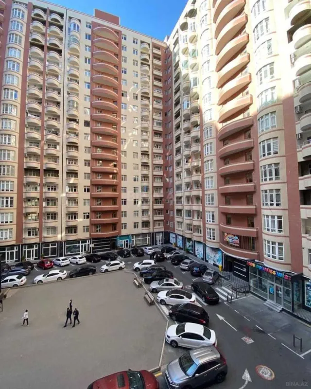 Satılır 3 otaqlı mənzil 140 m²