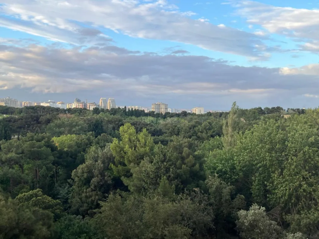 Satılır 3 otaqlı mənzil 140 m²