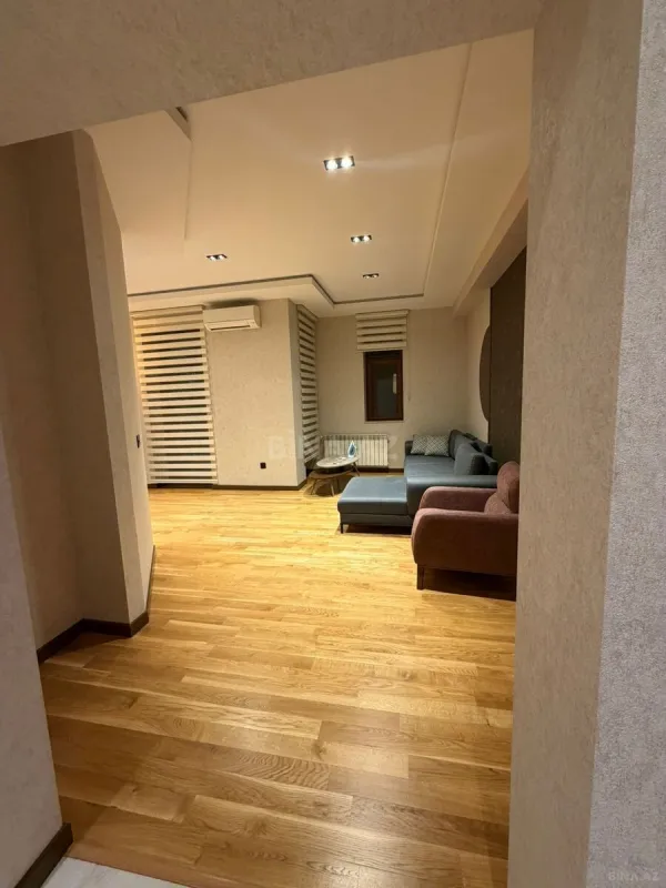 Kirayə verilir 2 otaqlı mənzil 82 m²