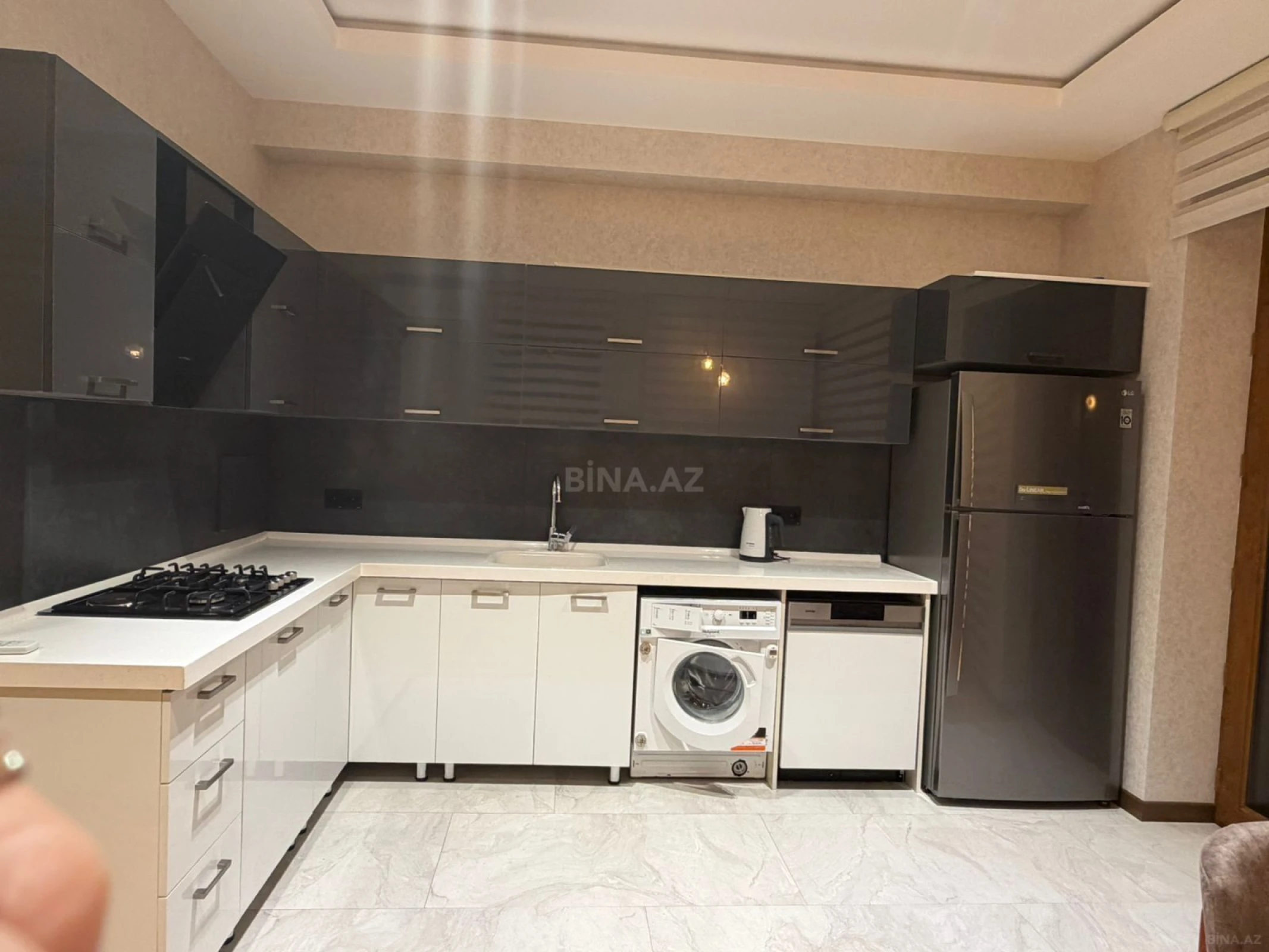 Kirayə verilir 2 otaqlı mənzil 82 m²