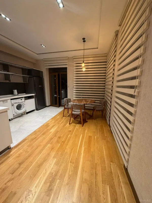 Kirayə verilir 2 otaqlı mənzil 82 m²