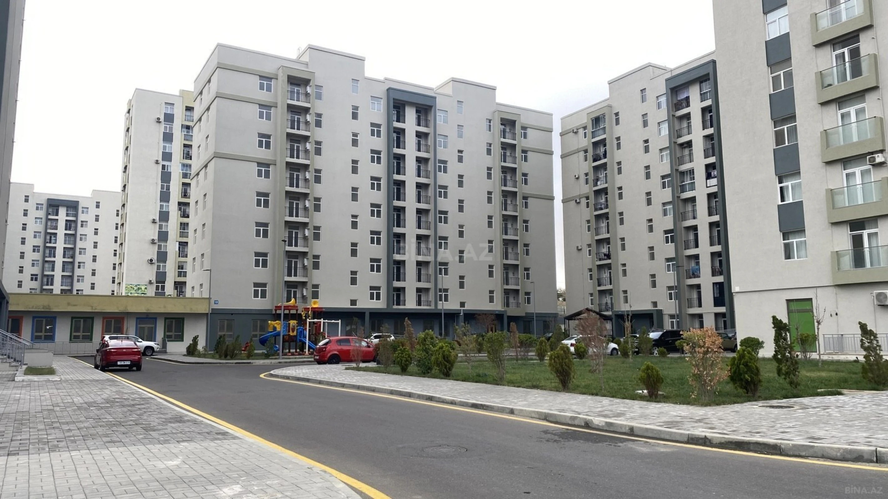 Satılır 4 otaqlı mənzil 110 m²