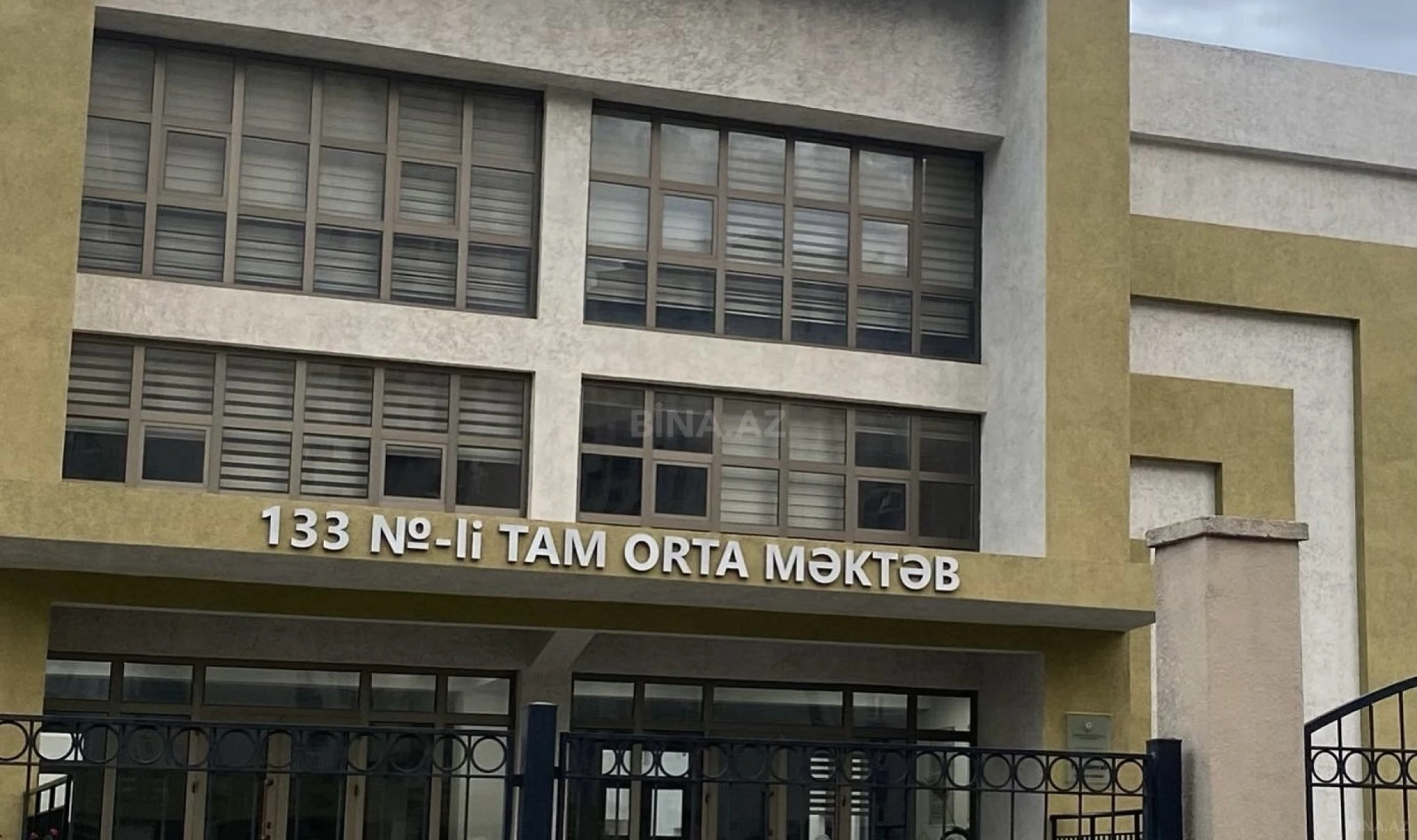 Satılır 4 otaqlı mənzil 110 m²