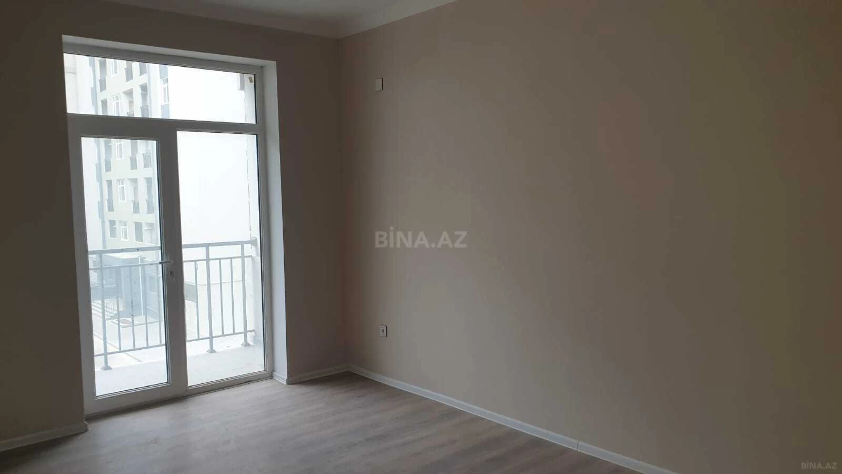 Satılır 4 otaqlı mənzil 110 m²
