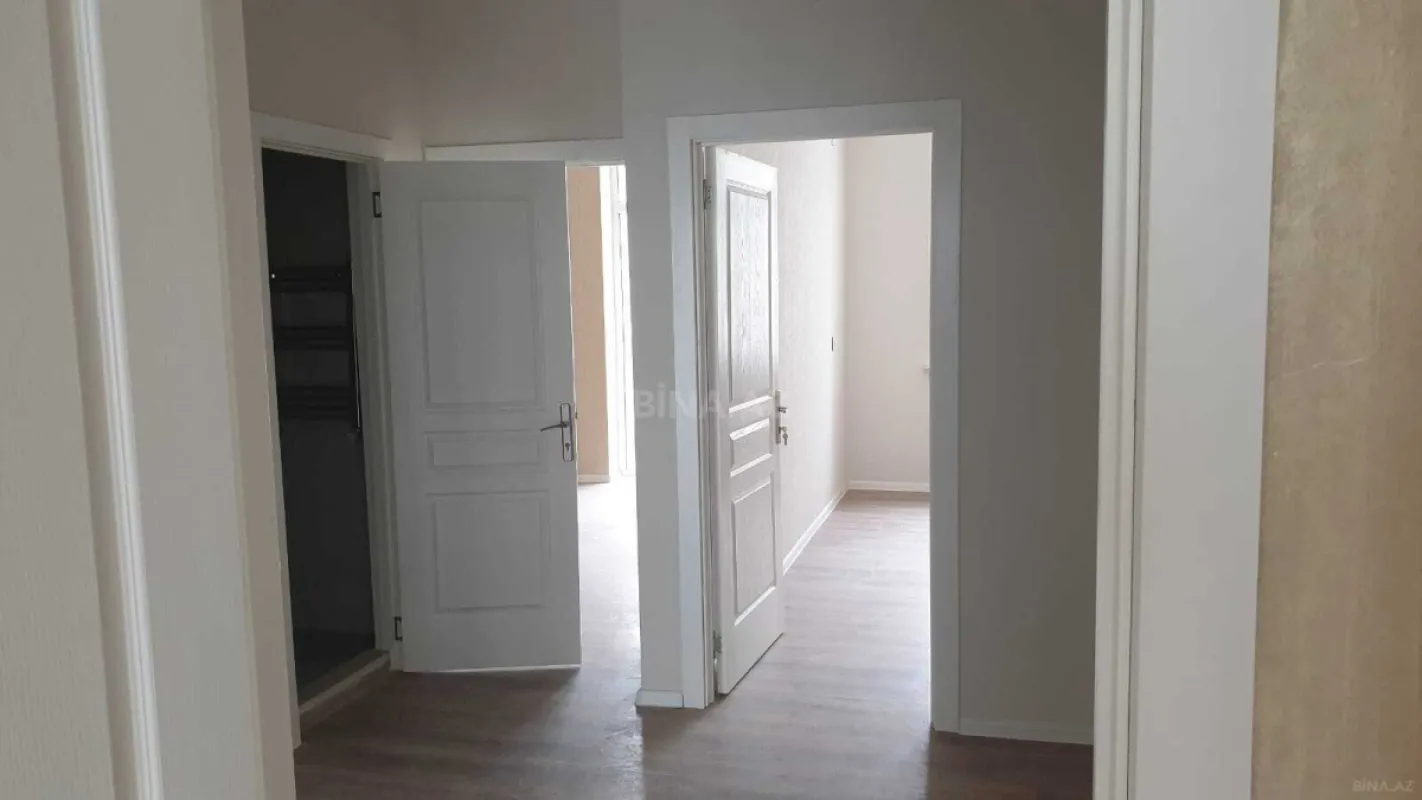 Satılır 4 otaqlı mənzil 110 m²