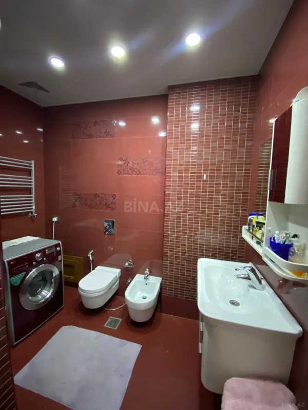 Kirayə verilir 4 otaqlı mənzil 183 m²