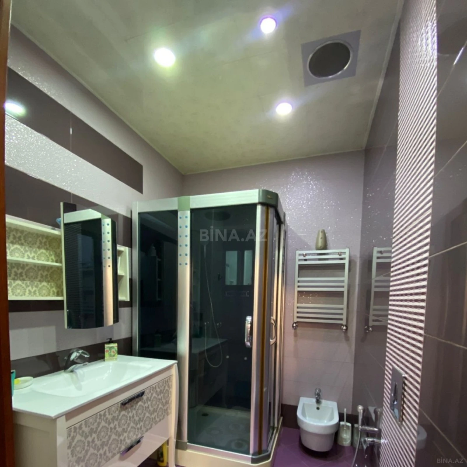 Kirayə verilir 4 otaqlı mənzil 183 m²