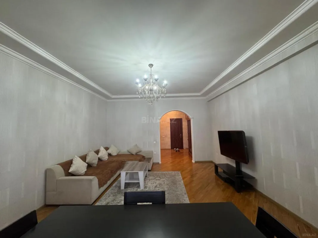 Kirayə verilir 2 otaqlı mənzil 80 m²