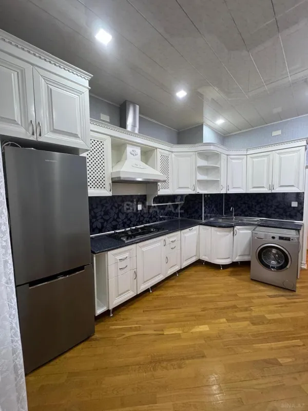 Kirayə verilir 2 otaqlı mənzil 80 m²