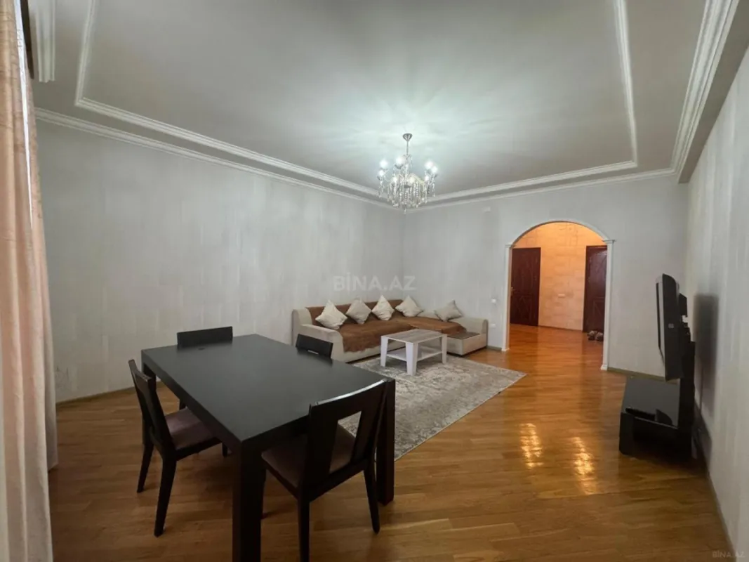 Kirayə verilir 2 otaqlı mənzil 80 m²