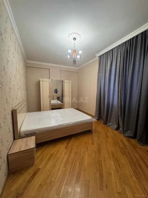 Kirayə verilir 2 otaqlı mənzil 80 m²