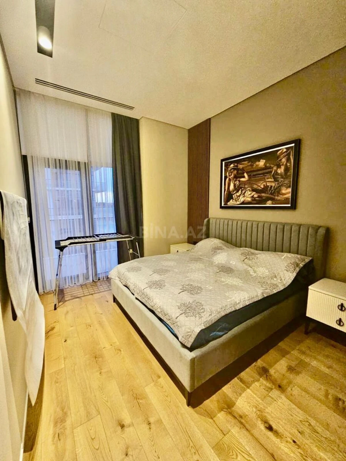 Satılır 2 otaqlı mənzil 84 m²