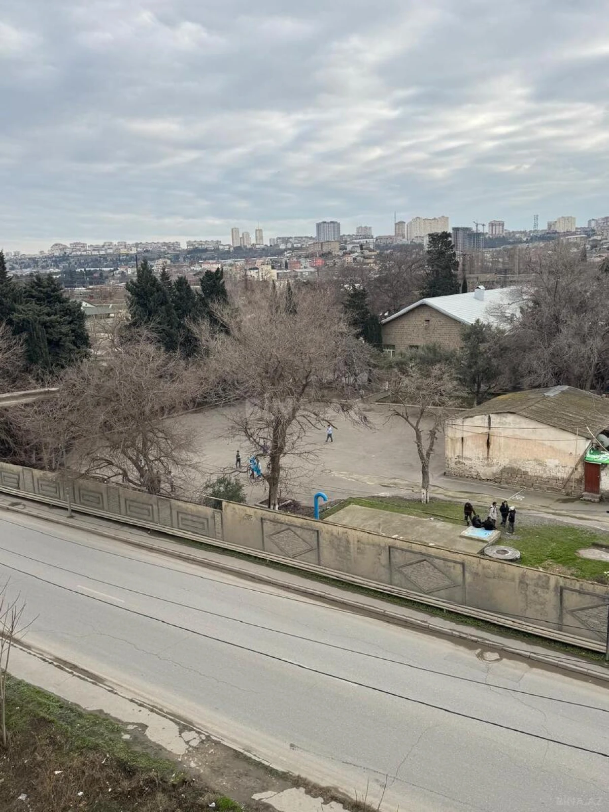 Satılır 4 otaqlı mənzil 100 m²
