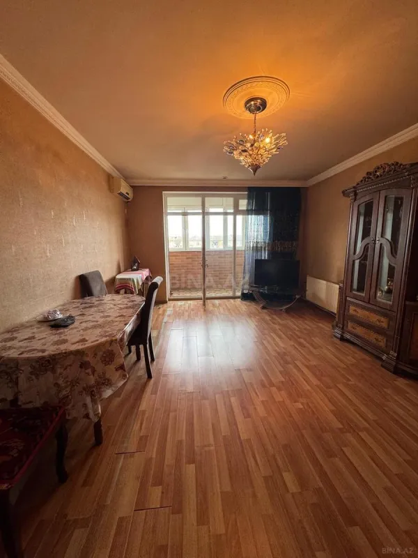 Satılır 4 otaqlı mənzil 100 m²