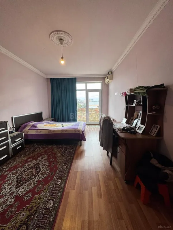 Satılır 4 otaqlı mənzil 100 m²