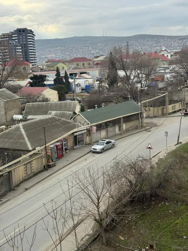 Satılır 4 otaqlı mənzil 100 m²