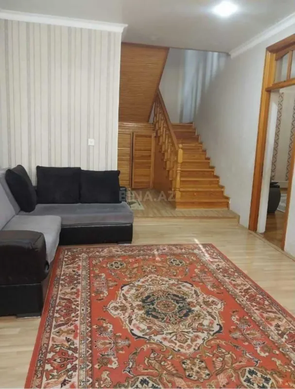 Satılır 6 otaqlı həyət evi 200 m²