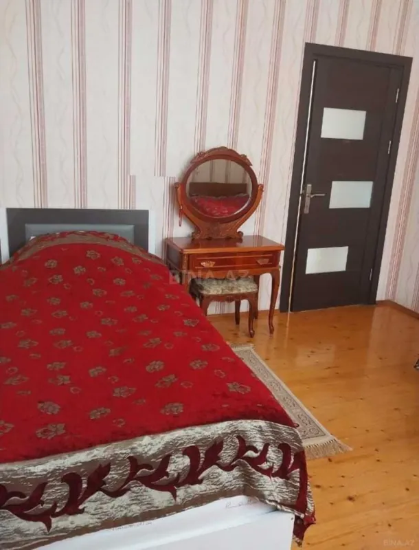 Satılır 6 otaqlı həyət evi 200 m²