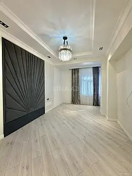 Satılır 3 otaqlı mənzil 135 m²