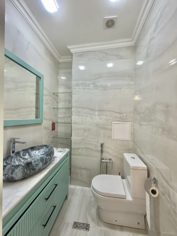 Satılır 3 otaqlı mənzil 135 m²