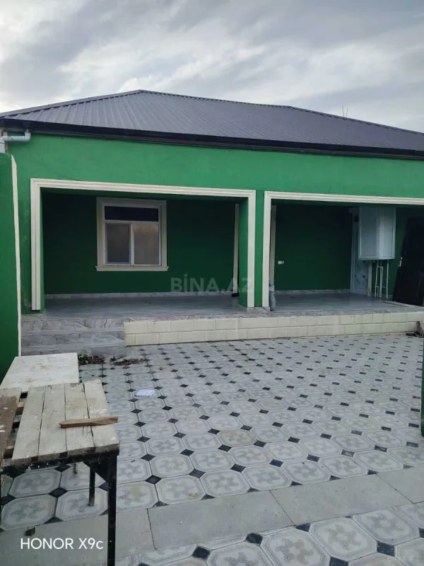 Satılır 4 otaqlı həyət evi 130 m²