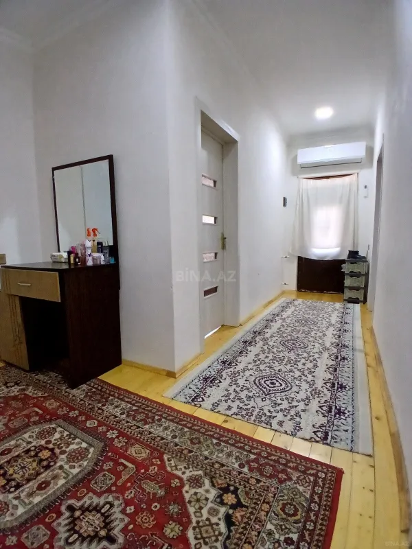 Satılır 4 otaqlı həyət evi 200 m²