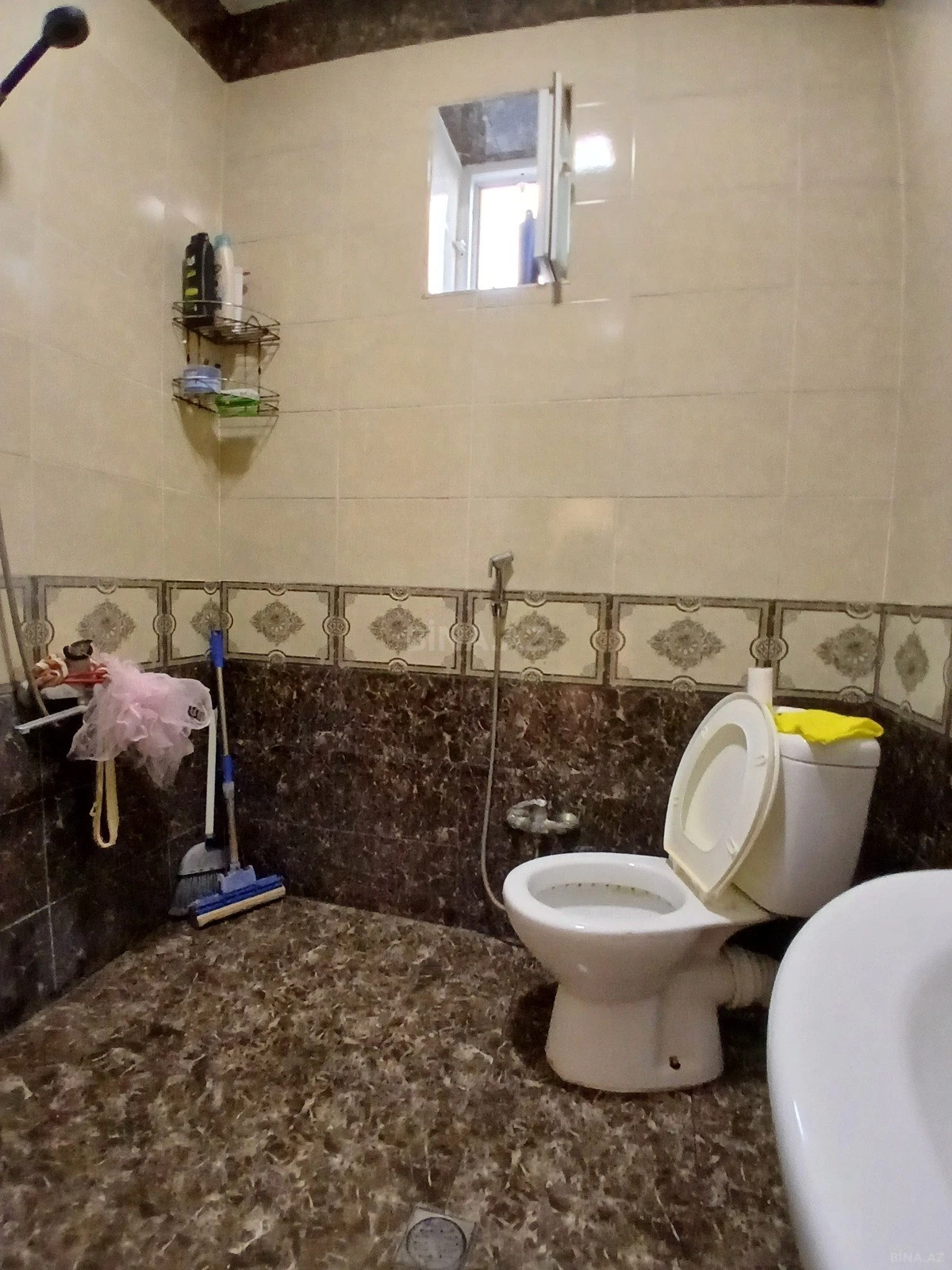 Satılır 4 otaqlı həyət evi 200 m²