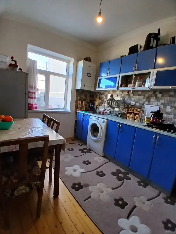 Satılır 4 otaqlı həyət evi 200 m²