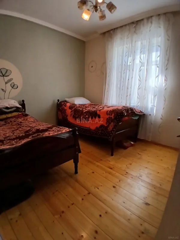 Satılır 4 otaqlı həyət evi 200 m²