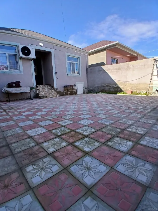 Satılır 4 otaqlı həyət evi 200 m²