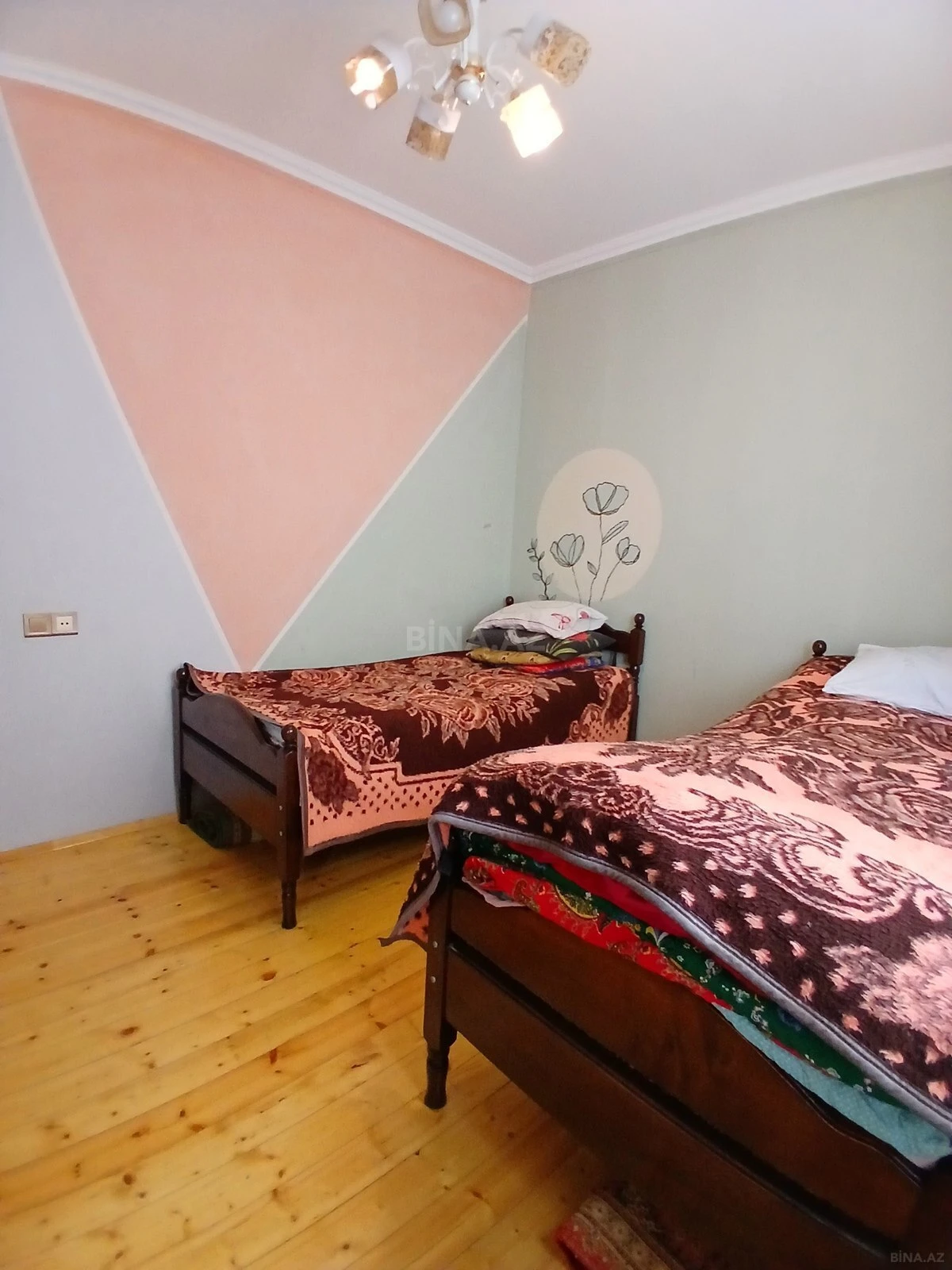 Satılır 4 otaqlı həyət evi 200 m²