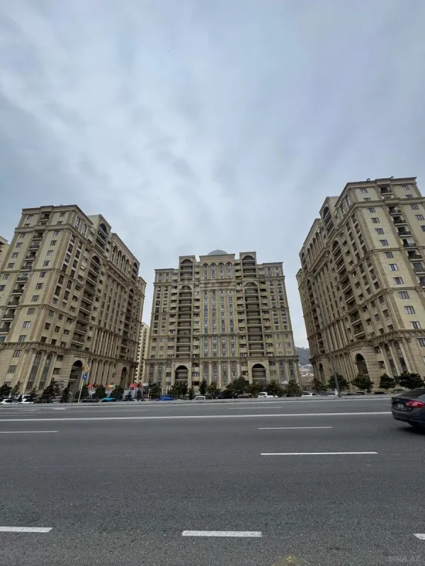 Satılır 3 otaqlı mənzil 116 m²