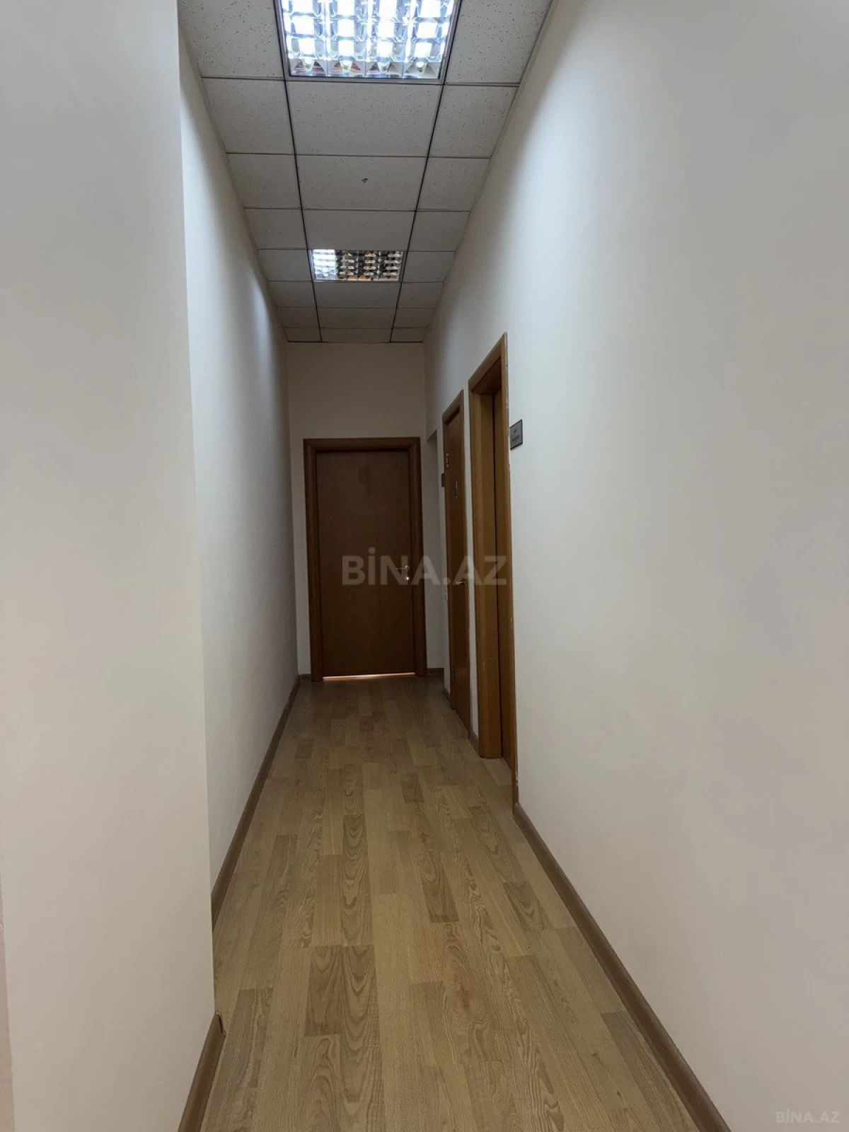 Kirayə verilir 5 otaqlı ofis 230 m²