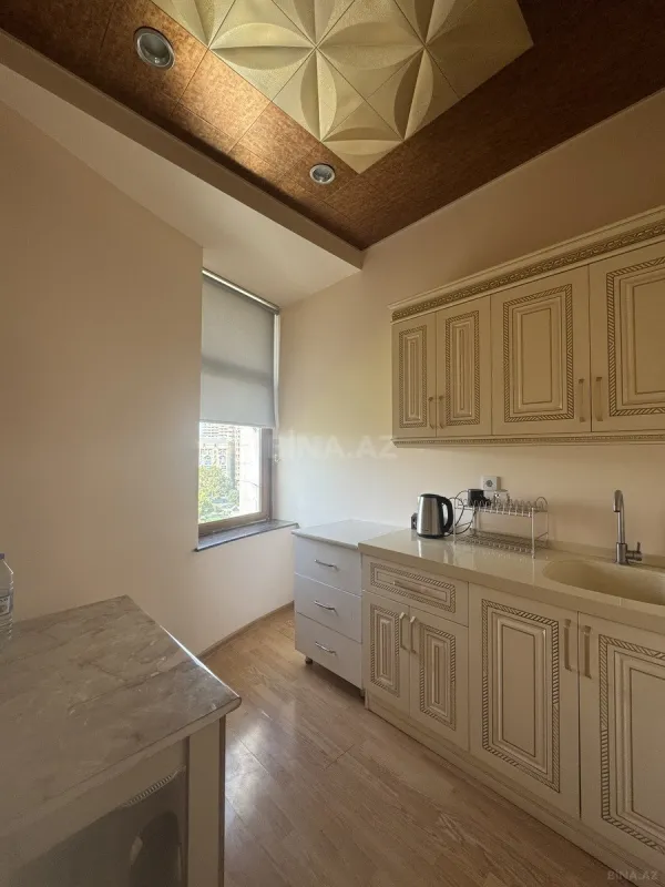 Kirayə verilir 5 otaqlı ofis 230 m²