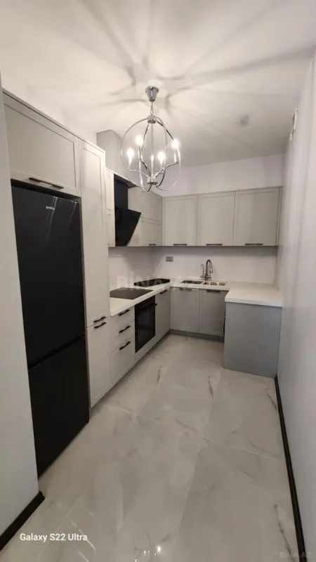 Kirayə verilir 2 otaqlı mənzil 86 m²