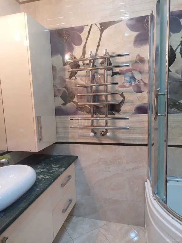 Kirayə verilir 2 otaqlı mənzil 100 m²