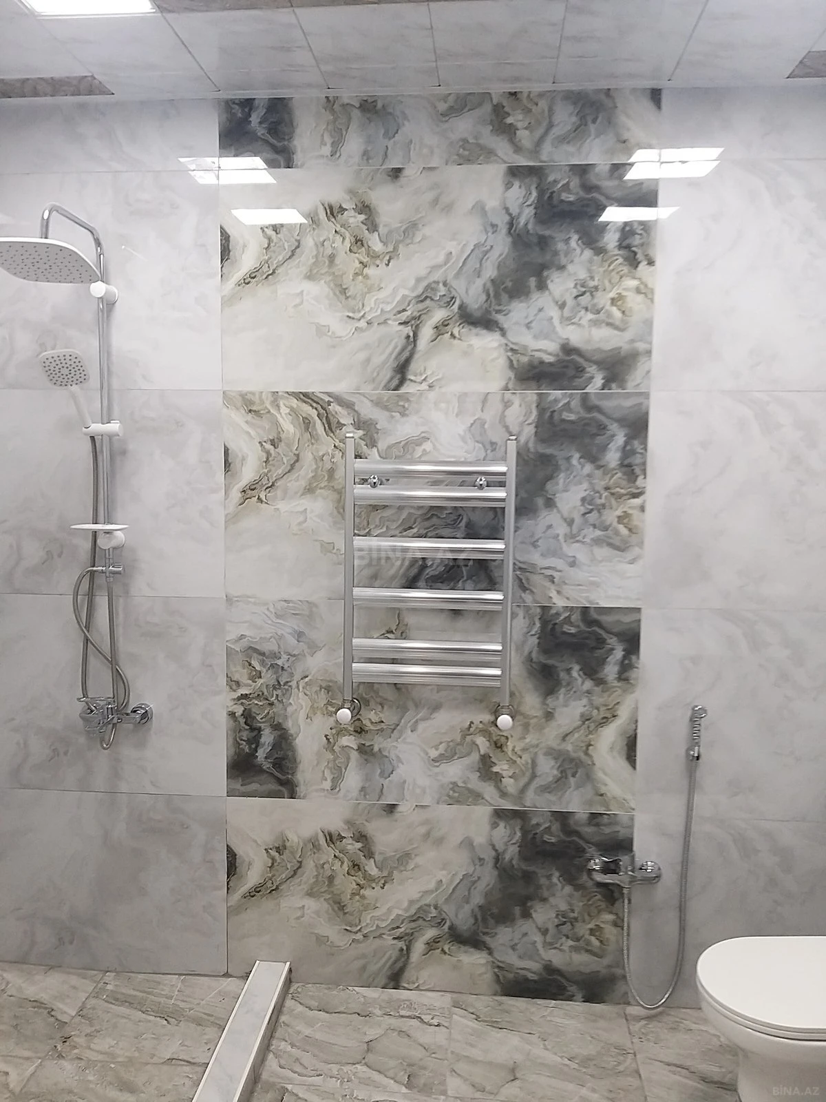 Kirayə verilir 2 otaqlı mənzil 60 m²