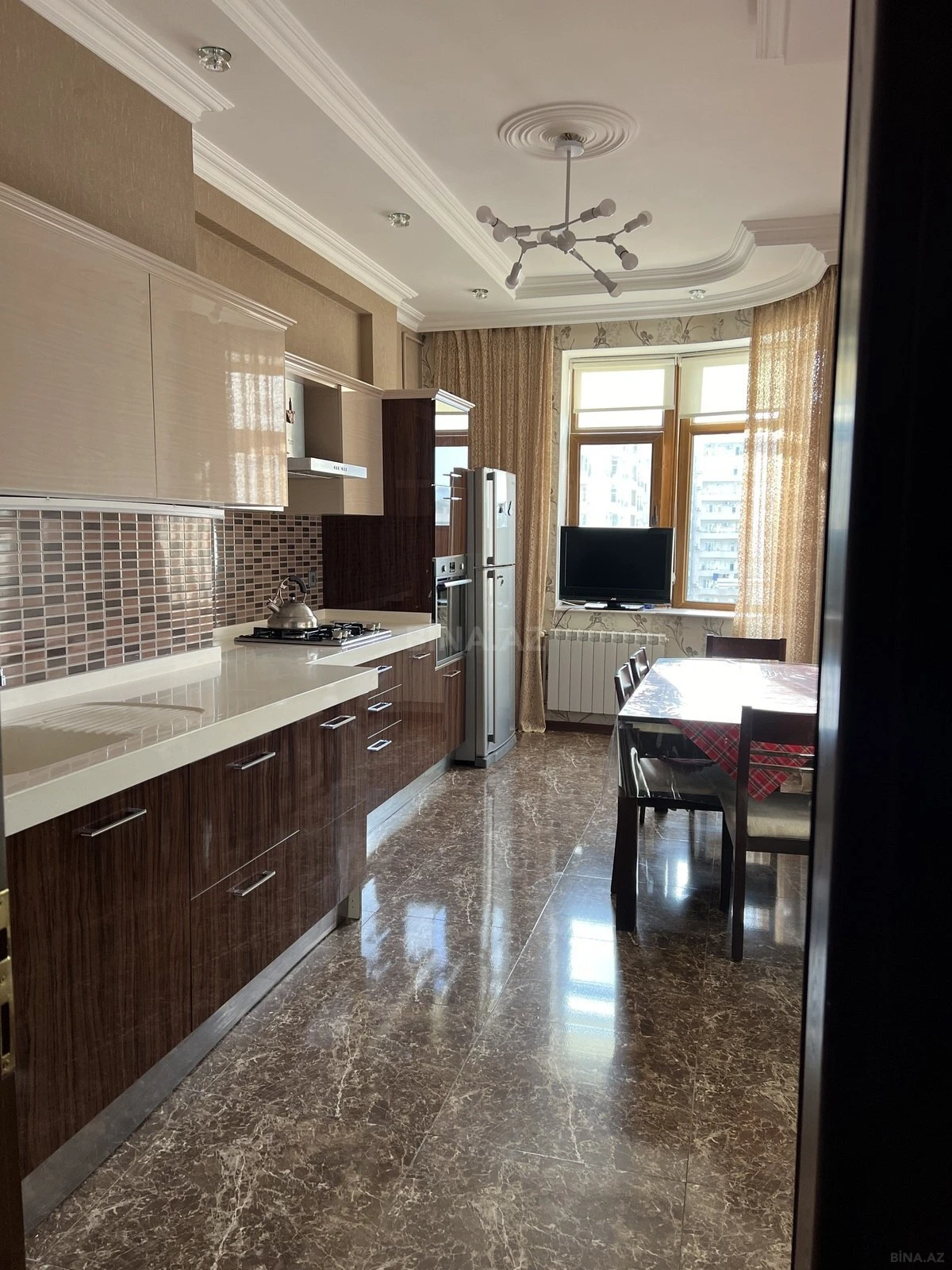 Kirayə verilir 3 otaqlı mənzil 120 m²