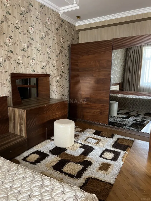 Kirayə verilir 3 otaqlı mənzil 120 m²
