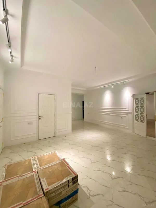 Satılır 3 otaqlı mənzil 160 m²