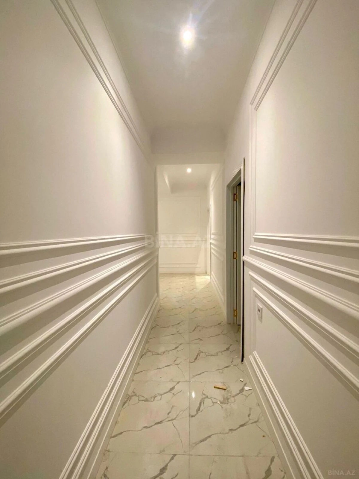 Satılır 3 otaqlı mənzil 160 m²