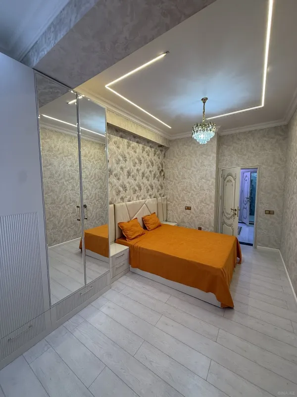 Kirayə verilir 2 otaqlı mənzil 74 m²