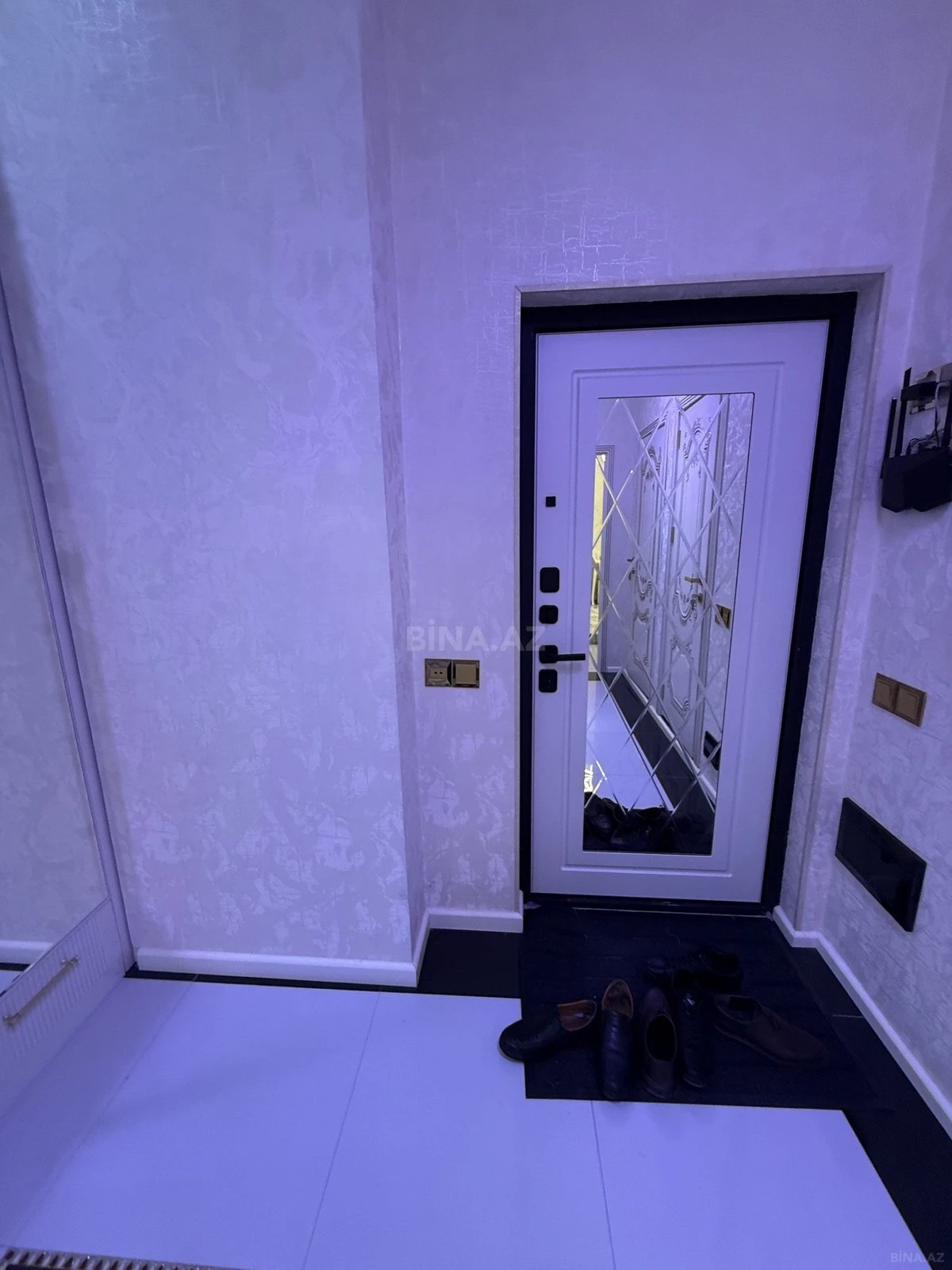 Kirayə verilir 2 otaqlı mənzil 74 m²