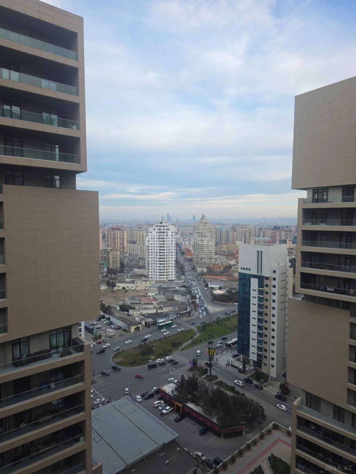 Satılır 3 otaqlı mənzil 148 m²