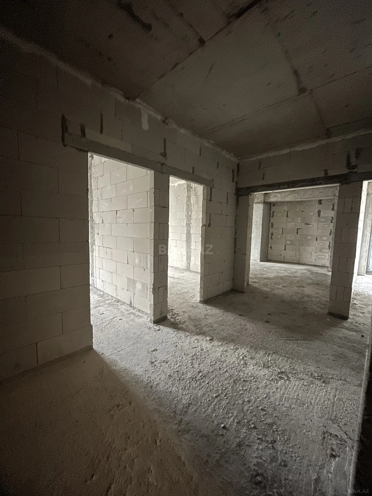 Satılır 3 otaqlı mənzil 148 m²