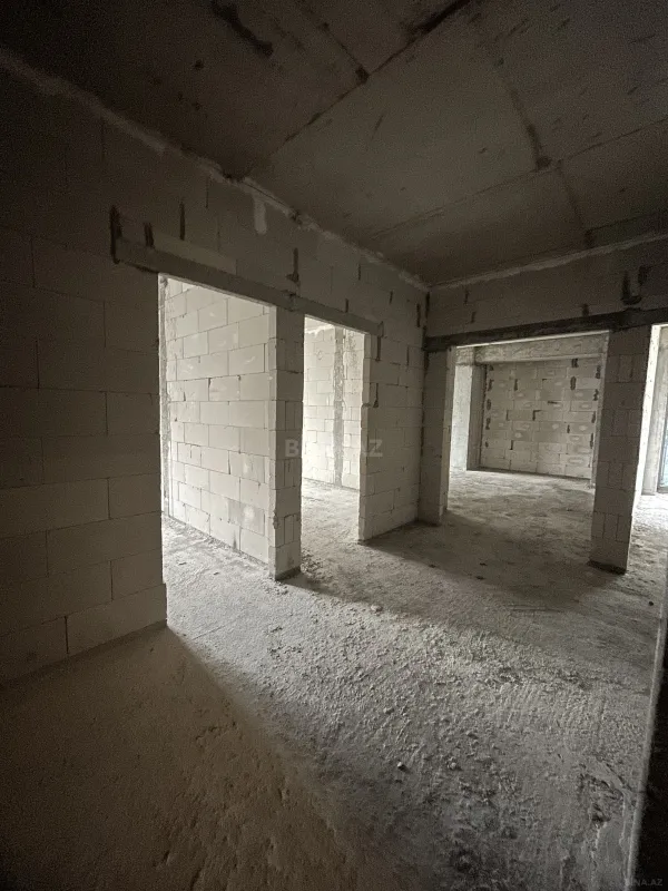 Satılır 3 otaqlı mənzil 148 m²