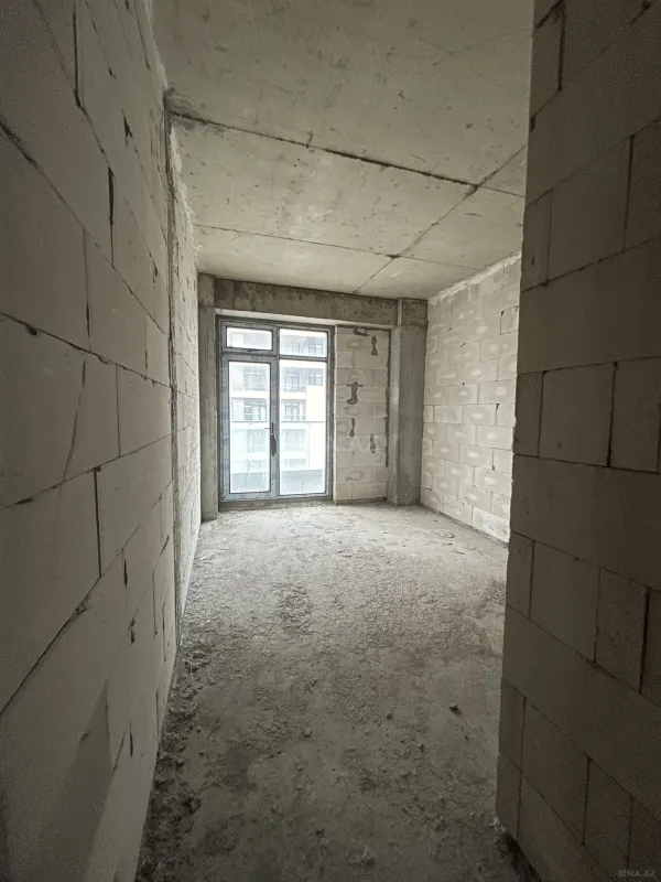 Satılır 3 otaqlı mənzil 148 m²