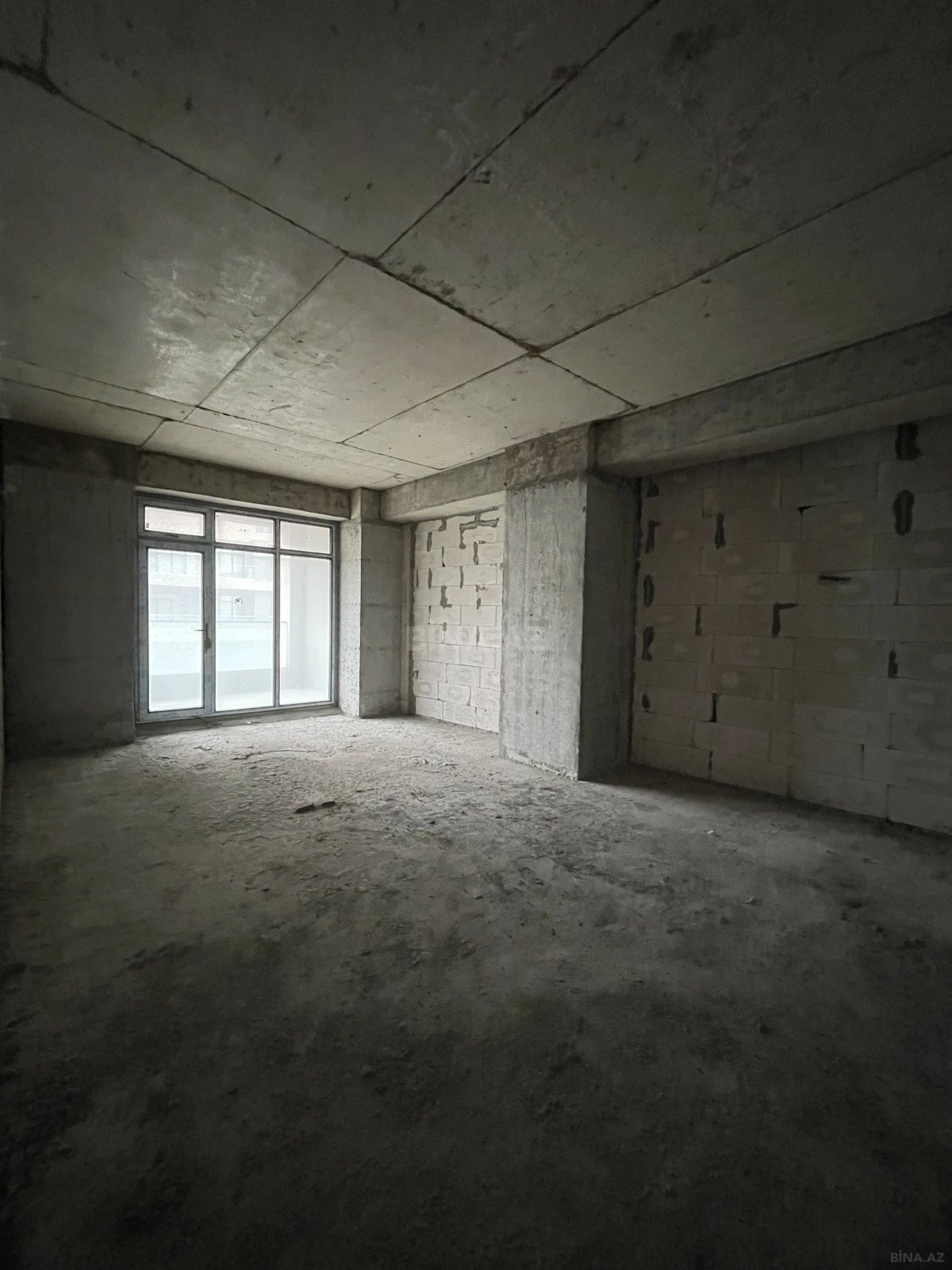 Satılır 3 otaqlı mənzil 148 m²